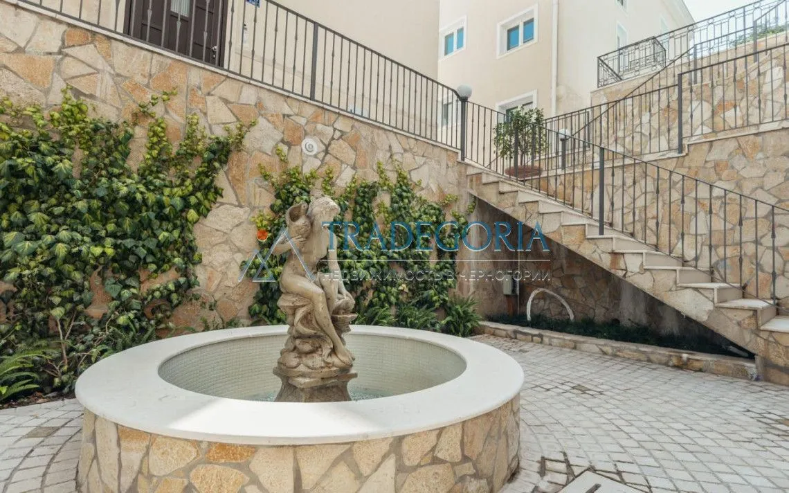 Prodaja, trosoban stan, 225m², Đenovići, Herceg Novi