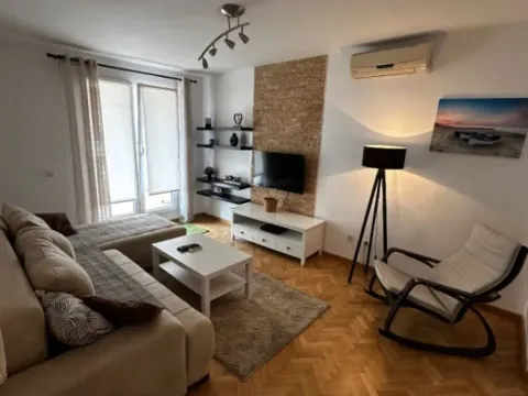 Daily-rent, one bedroom apartment, 65m², Centar, Bar - image 12