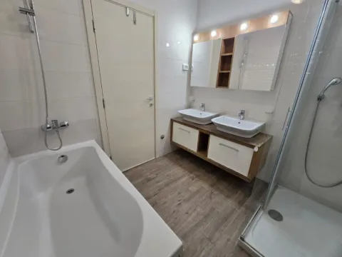 Prodaja, dvosoban stan, 73m², City Kej, Podgorica - image 8