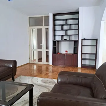 Izdavanje, trosoban stan, 103m², Blok 5, Podgorica - image 2