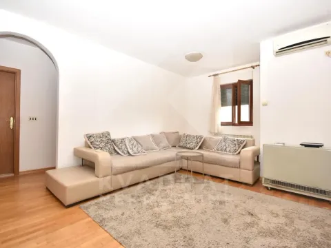 Izdavanje, jednosoban stan, 50m², Stari Aerodrom, Podgorica - image 3