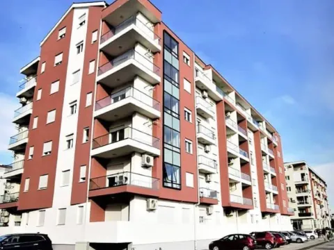 Prodaja, jednosoban stan, 47m², Ljubović, Podgorica - image 1