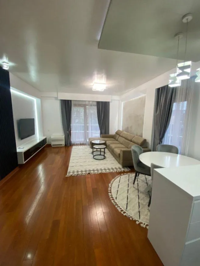 Izdavanje, dvosoban stan, 80m², Vezirov Most, Podgorica