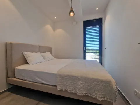 Rent, house, 410m², Tivat, Crna Gora - image 13