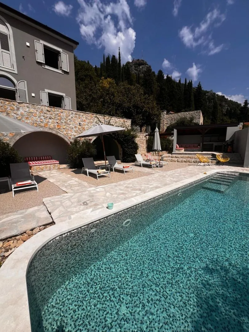 Rent, house, 400m², Herceg Novi, Crna Gora