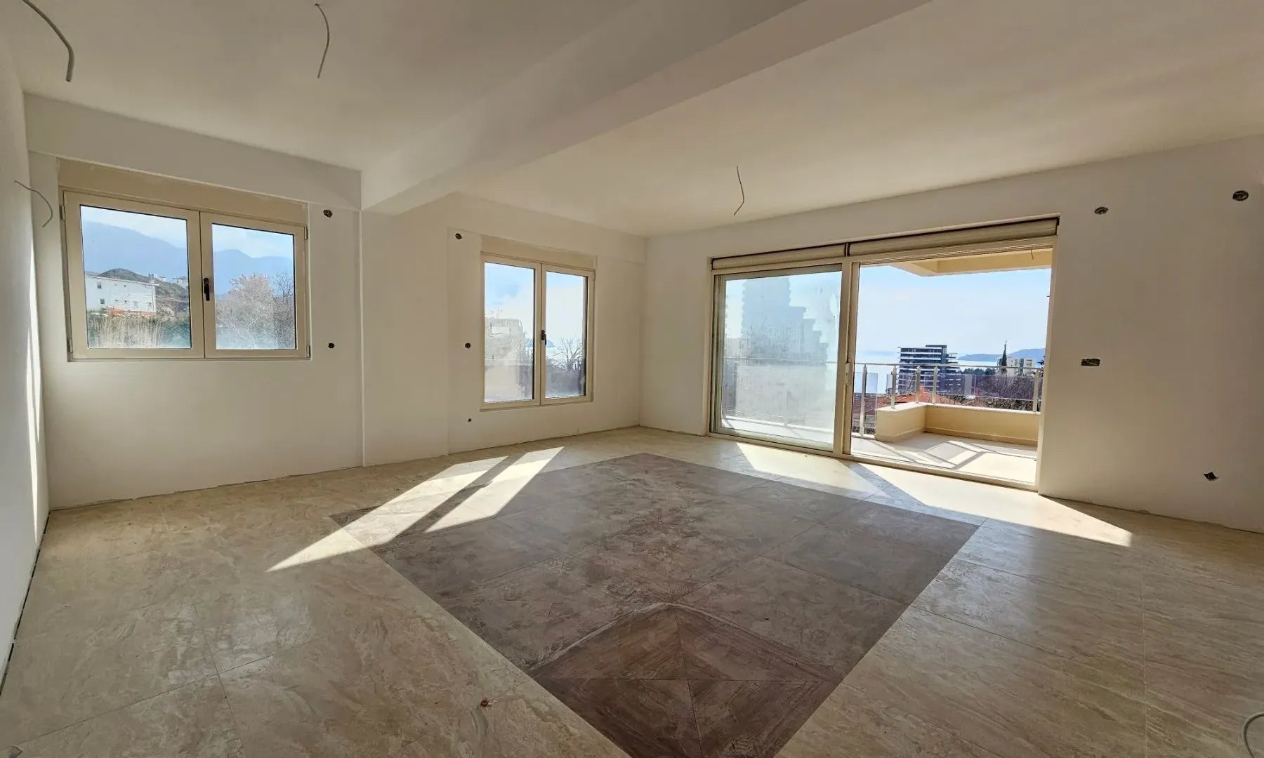 Sale, three bedroom apartment, 150m², Bečići, Budva