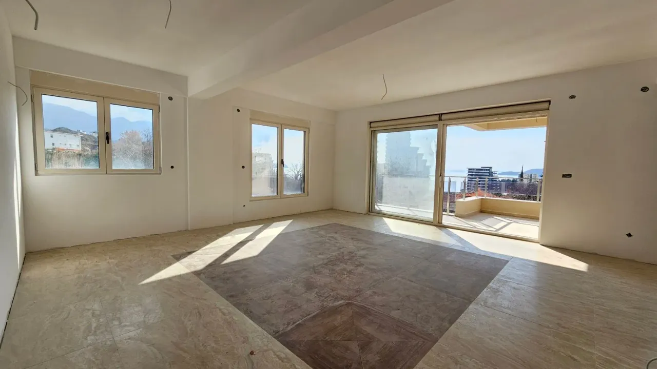 Sale, three bedroom apartment, 150m², Bečići, Budva