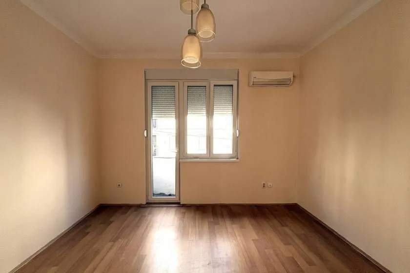 Izdavanje, dvosoban stan, 60m², Palilula Sve Podlokacije, Beograd