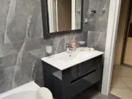 Izdavanje, trosoban stan, 91m², Centar, Novi Sad - image 18