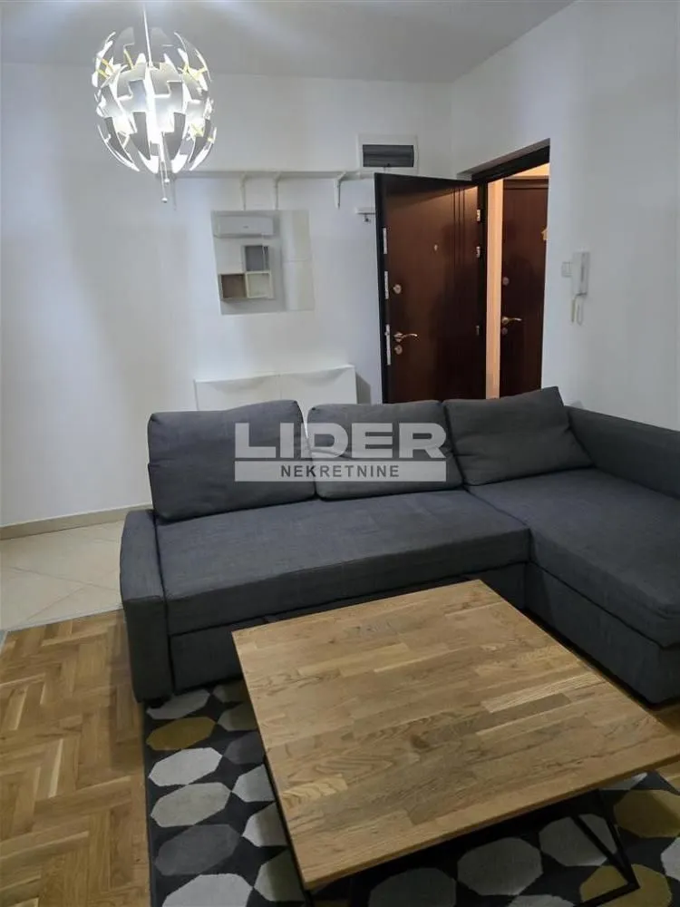 Izdavanje, dvosoban stan, 39m², Ledine, Beograd