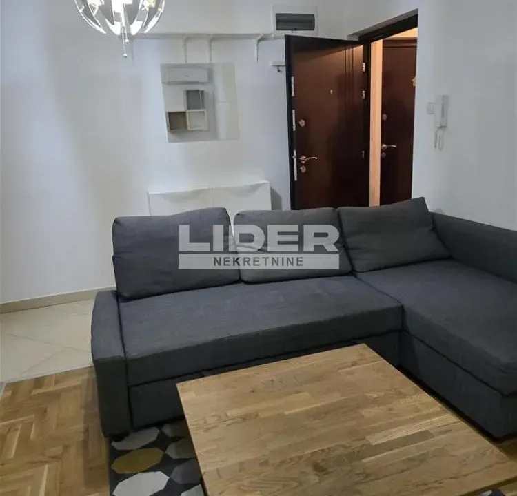 Izdavanje, dvosoban stan, 39m², Ledine, Beograd