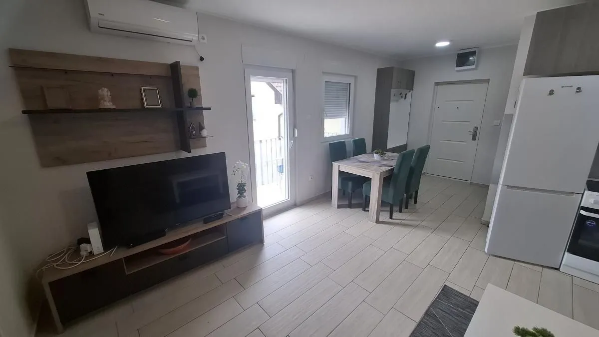 Izdavanje, jednosoban stan, 42m², Telep, Novi Sad Sve Podlokacije
