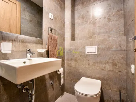 Izdavanje, dvosoban stan, 69m², Master Kvart, Podgorica - image 16