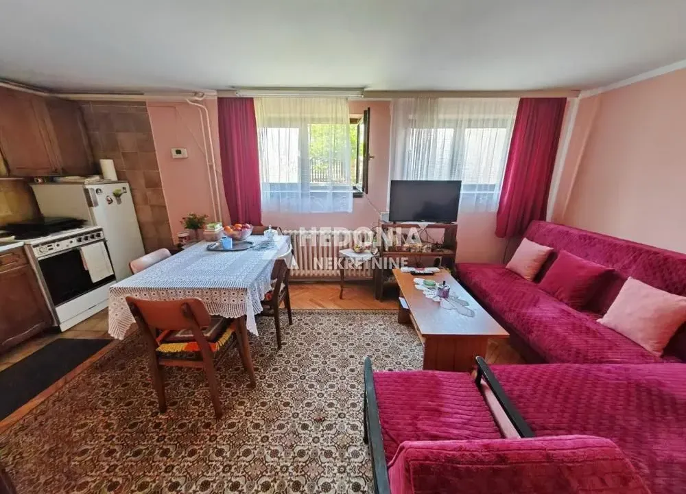 Sale, house, 317m², Sremčica, Beograd