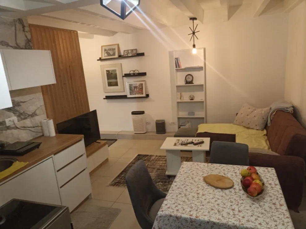 Izdavanje, jednosoban stan, 43m², Centar, Podgorica