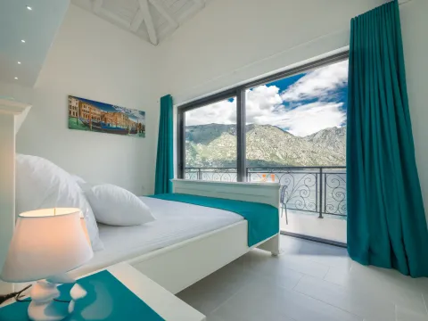 Izdavanje, kuća, 150m², Stoliv, Kotor - image 7