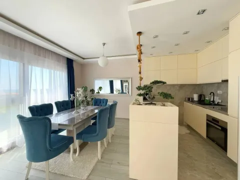 Rent, two bedroom apartment, 60m², Bečići, Budva - image 3