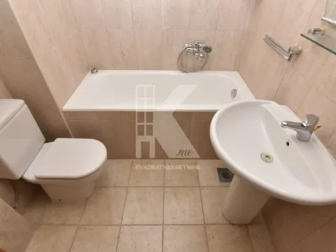 Izdavanje, trosoban stan, 110m², Preko Morače, Podgorica - image 14