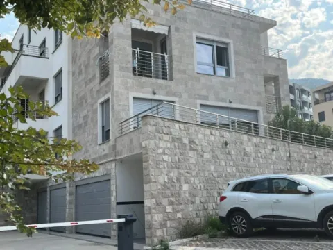 Izdavanje, dvosoban stan, 53m², Pod Kuk, Tivat - image 8