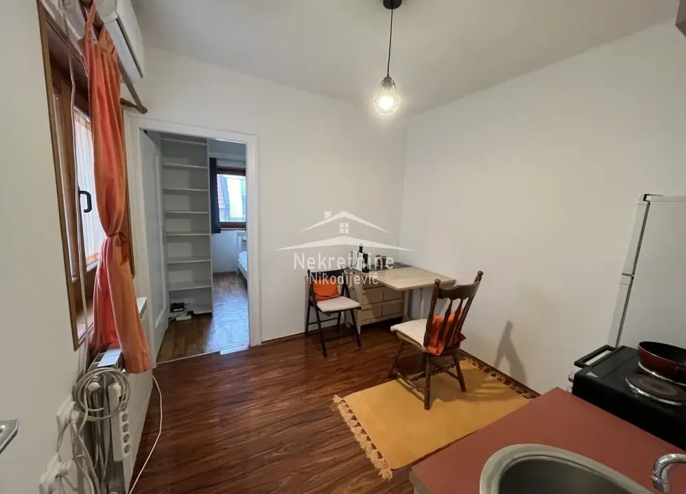 Izdavanje, jednosoban stan, 25m², Vračar Hram, Vračar Sve Podlokacije