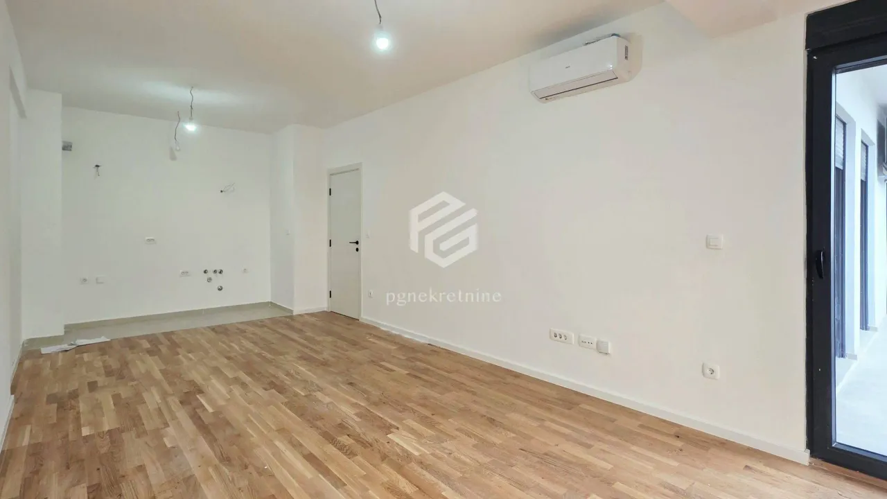 Izdavanje, dvosoban stan, 64m², Stari Aerodrom, Podgorica