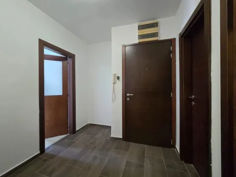 Prodaja, dvosoban stan, 73m², Dalmatinska ulica, Podgorica - image 11