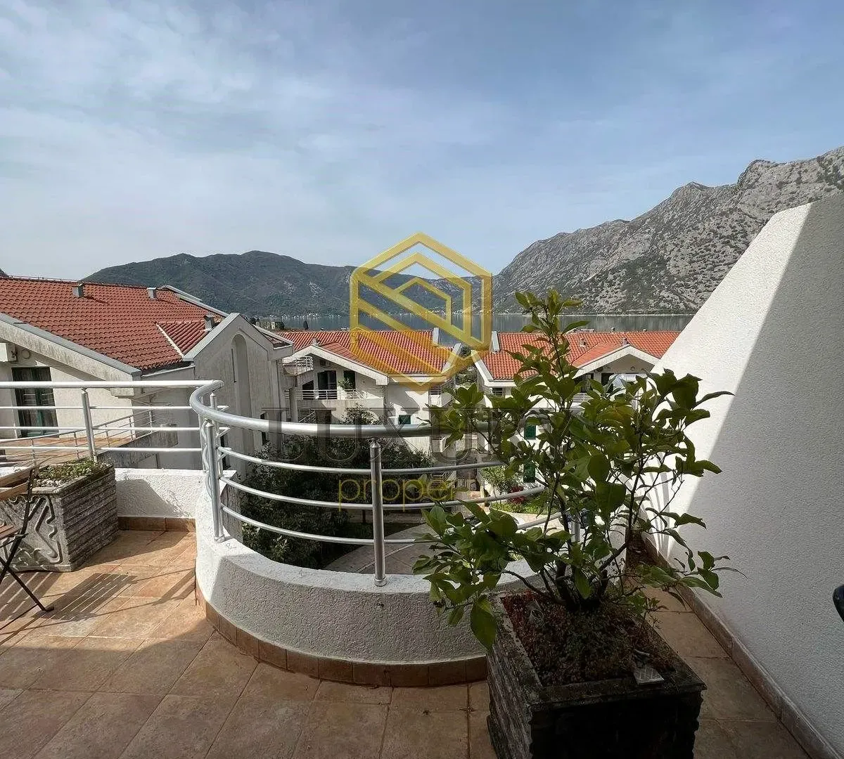 Prodaja, trosoban stan, 130m², Risan, Kotor