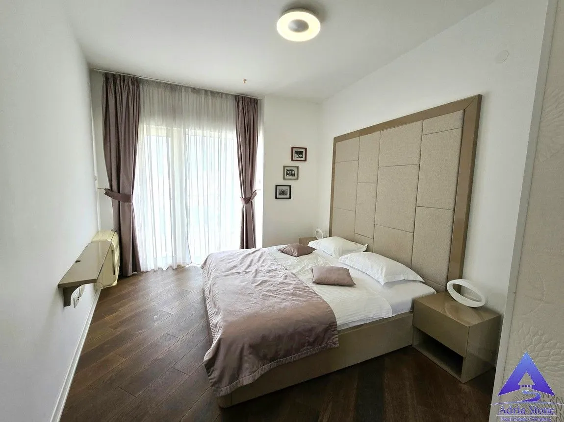 Prodaja, jednosoban stan, 63m², Centar, Budva