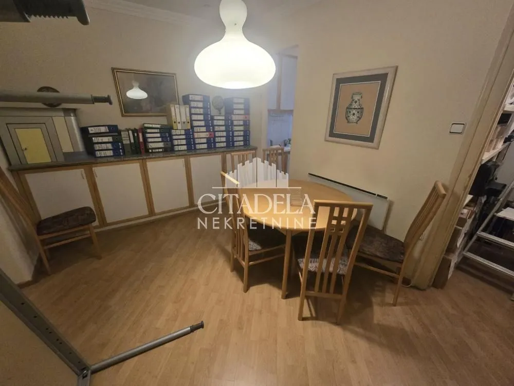 Rent, four bedroom apartment, 100m², Stari Grad, Beograd