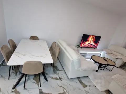 Izdavanje, jednosoban stan, 98m², Đenovići, Herceg Novi - image 8