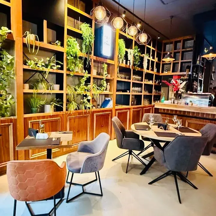 Rent, hospitality venue, 225m², City Kvart, Podgorica