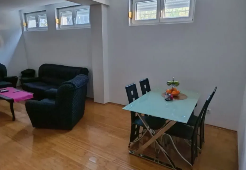 Prodaja, jednosoban stan, 46m², Tološi, Podgorica