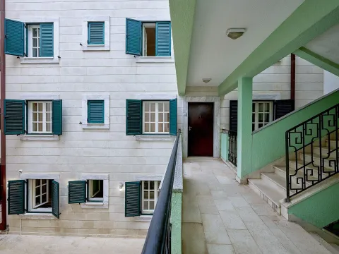 Sale, four bedroom apartment, 89m², Sveti Stefan, Budva - image 9