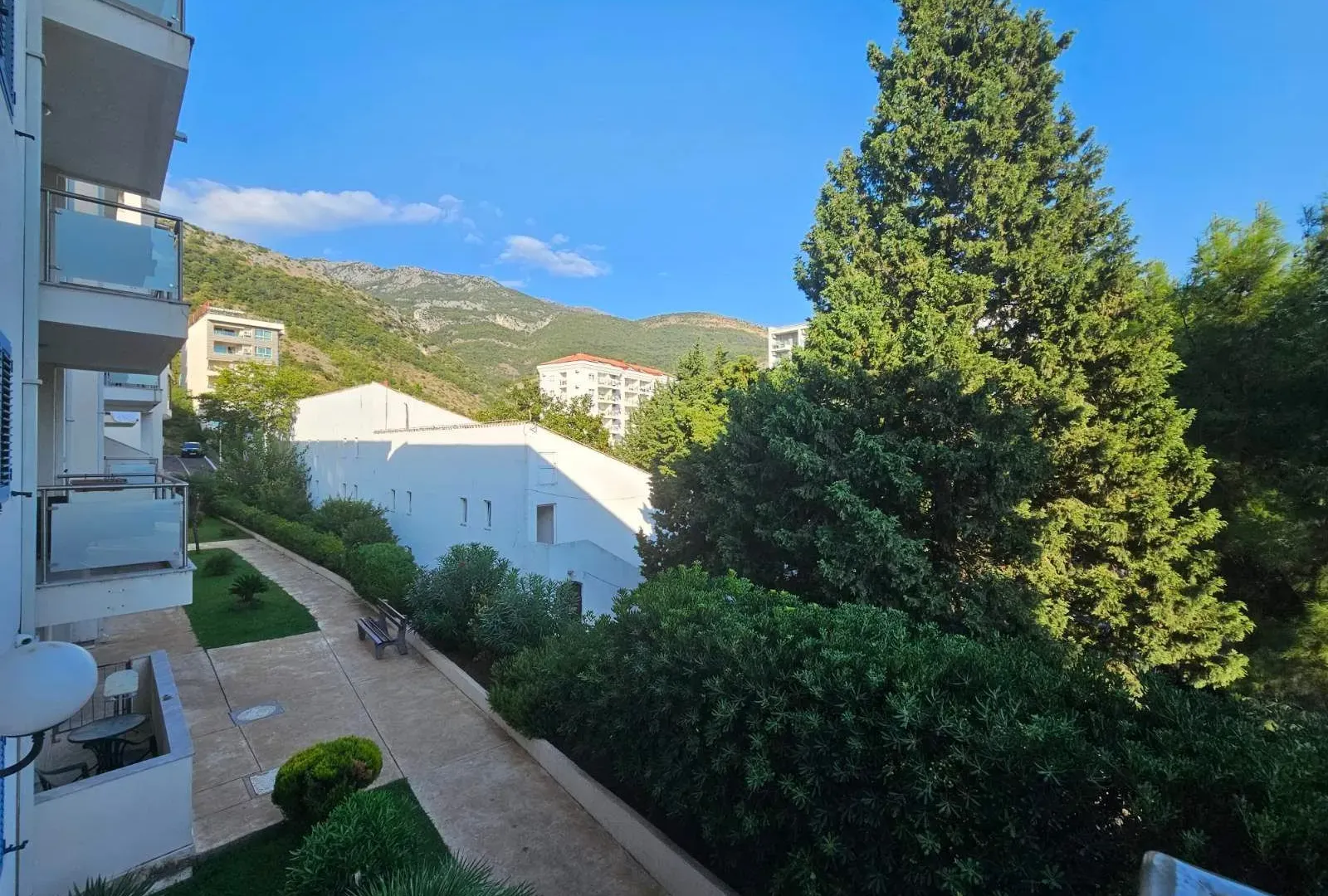 Sale, two bedroom apartment, 90m², Bečići, Budva