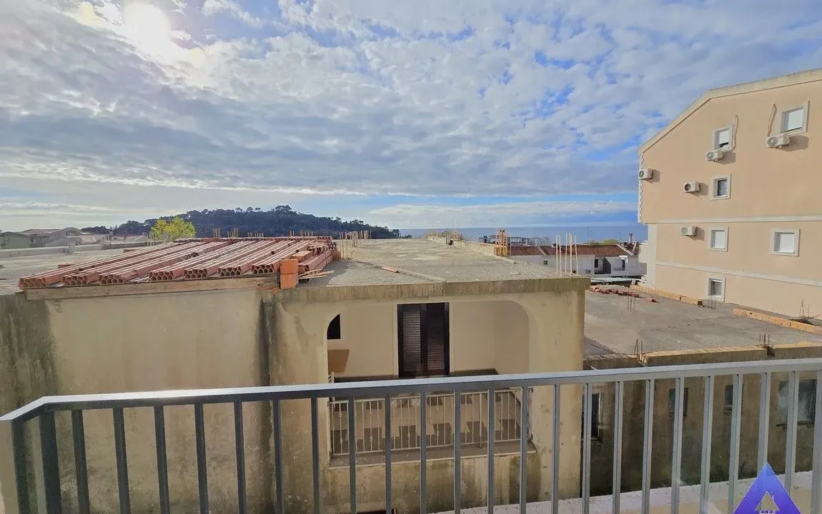 Sale, two bedroom apartment, 54m², Petrovac, Budva