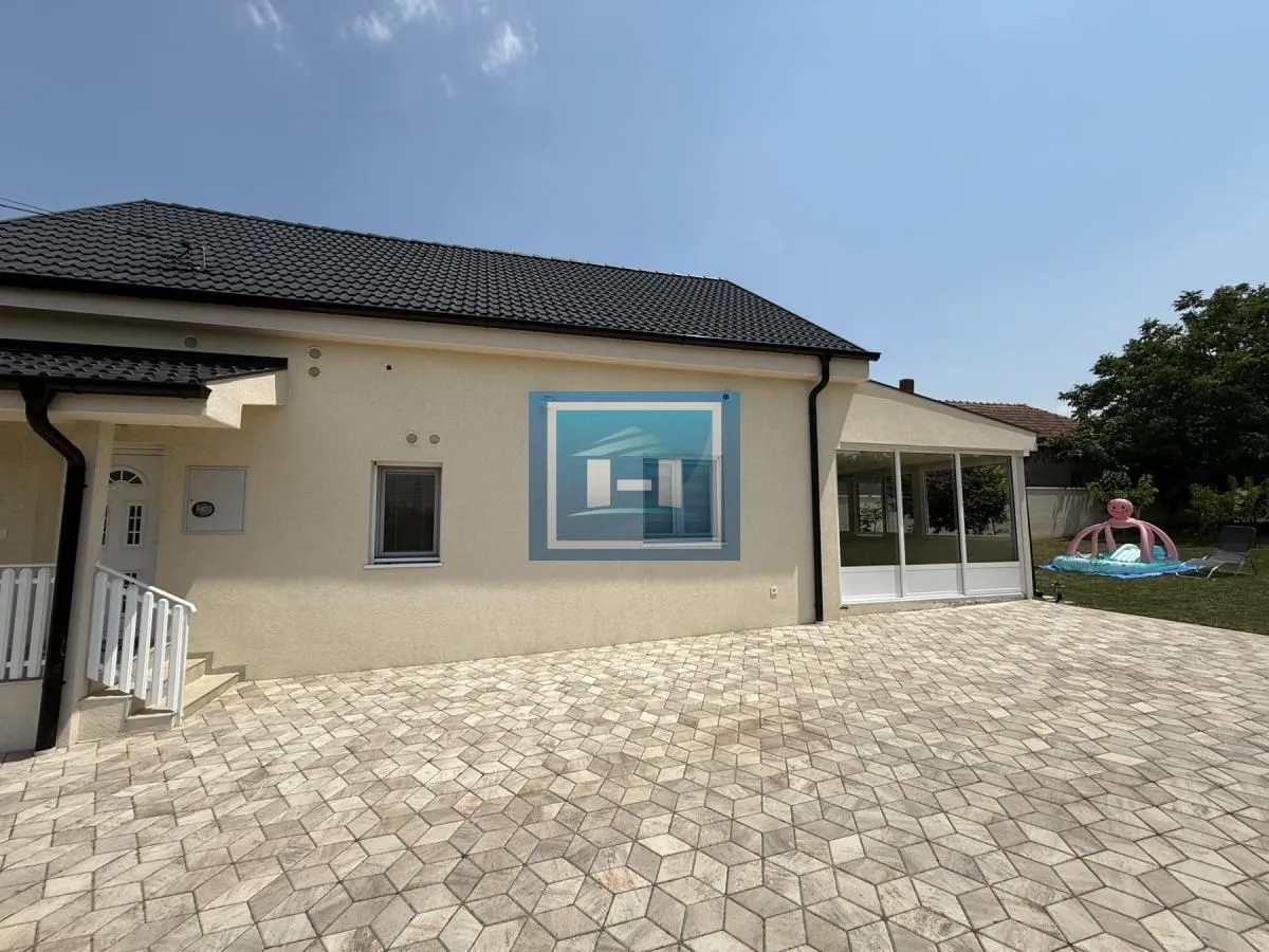 Prodaja, kuća, 200m², Majur, Jagodina
