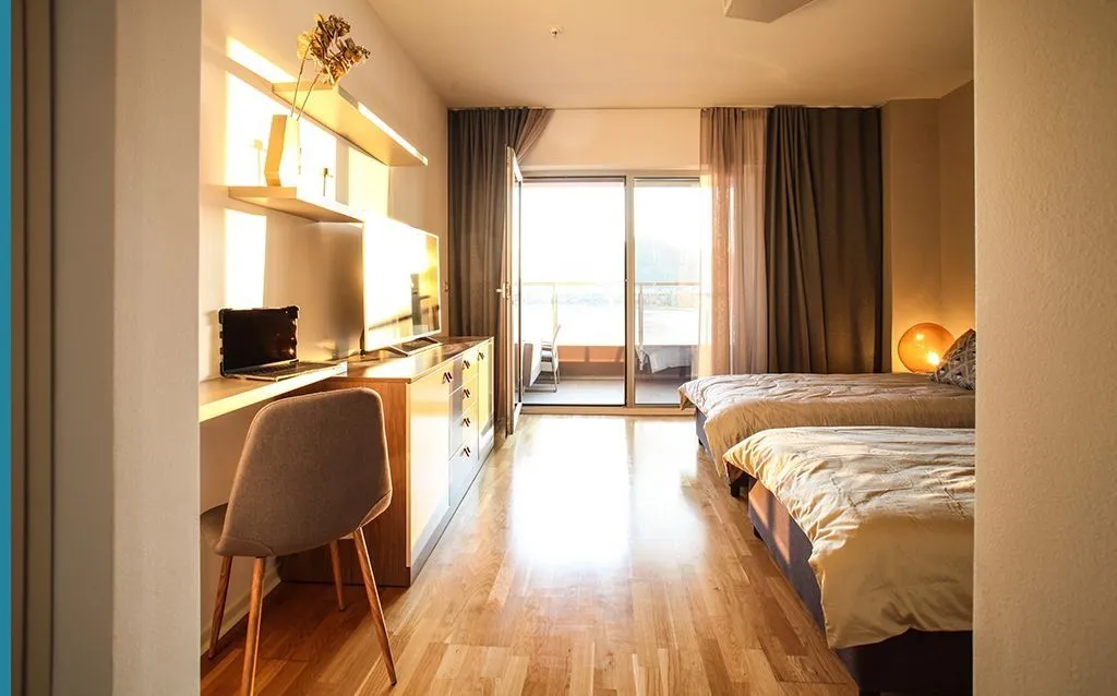 Izdavanje, trosoban stan, 198m², Budva, Crna Gora