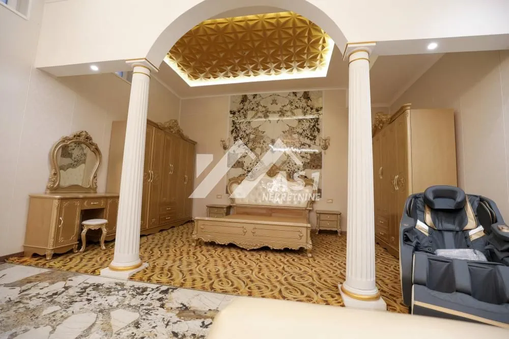 Izdavanje, trosoban stan, 100m², Salajka, Novi Sad Sve Podlokacije