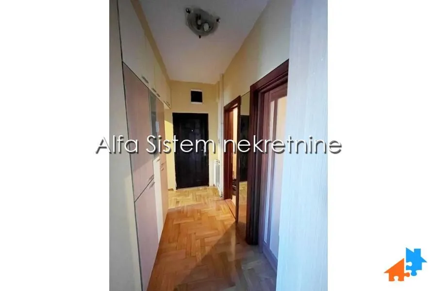 Izdavanje, trosoban stan, 65m², Južni Bulevar, Vračar Sve Podlokacije