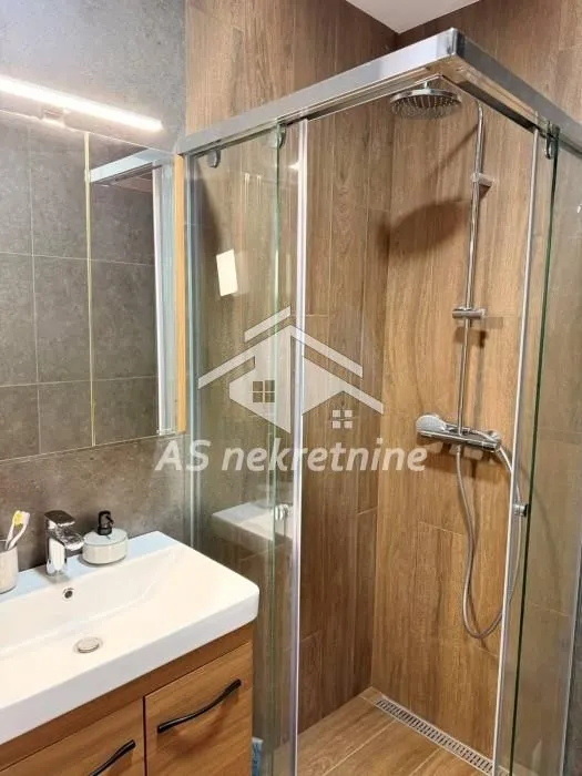 Izdavanje, stan, 33m², Lekino Brdo, Voždovac Sve Podlokacije