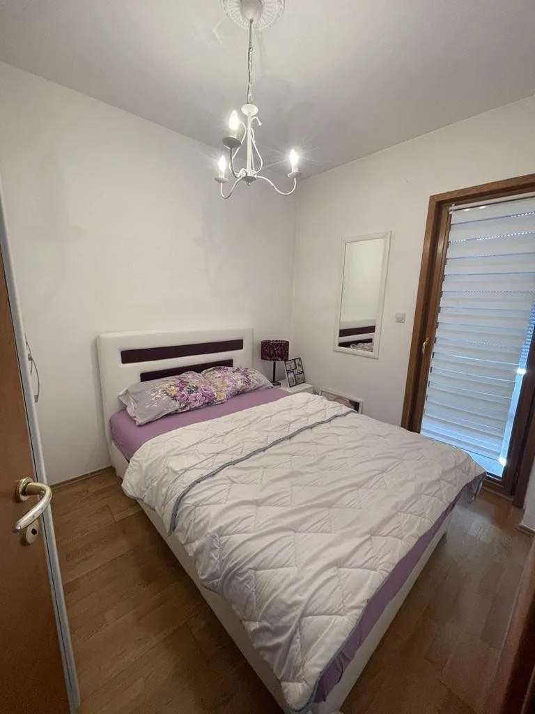 Izdavanje, jednosoban stan, 40m², Pobrežje, Podgorica