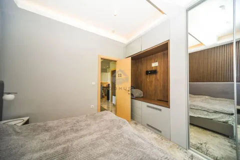 Rent, three bedroom apartment, 116m², Podgorica, Crna Gora - image 10