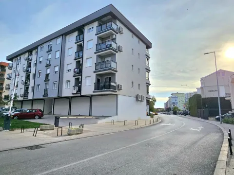Rent, one bedroom apartment, 52m², Dalmatinska ulica, Podgorica - image 16
