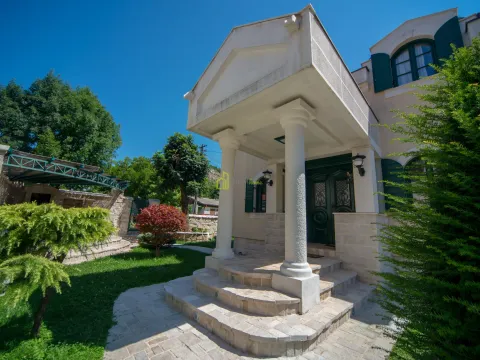 Sale, house, 168m², Cetinje, Crna Gora - image 46