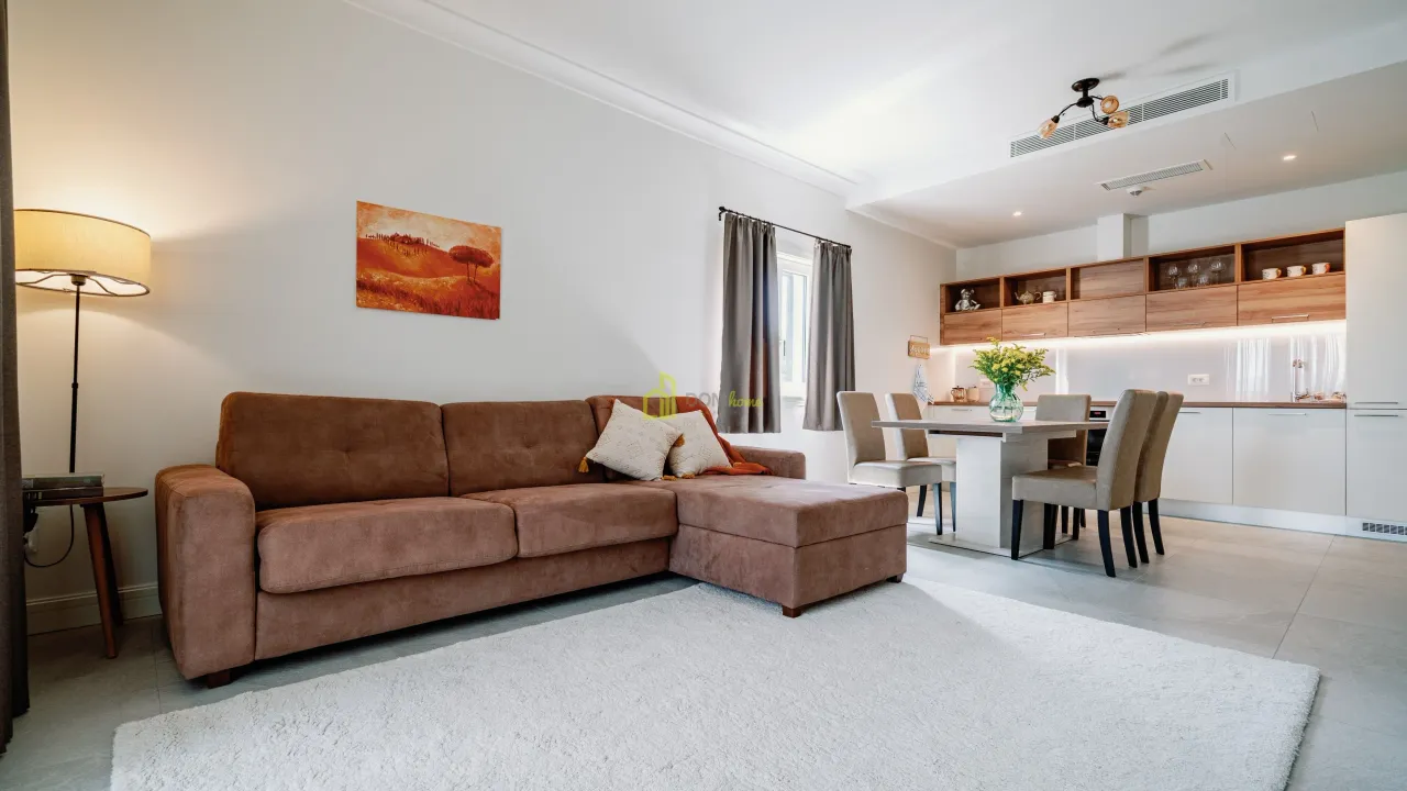 Prodaja, dvosoban stan, 85m², Tivat, Crna Gora