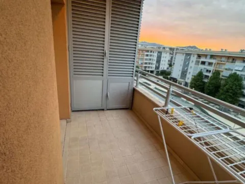 Izdavanje, jednosoban stan, 54m², City Kvart, Podgorica - image 8