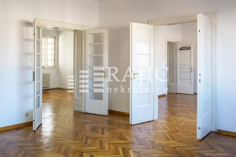 Rent, office space, 150m², Savski Trg, Beograd
