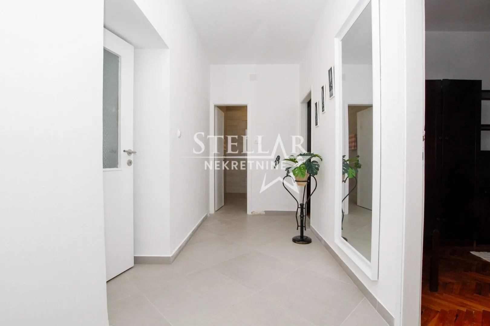 Rent, house, 200m², Gornja Gorica, Podgorica