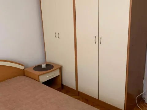 Rent, two bedroom apartment, 85m², Budva, Crna Gora - image 6