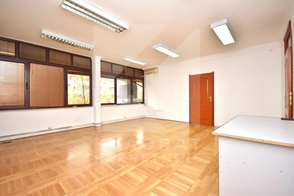 Izdavanje, poslovni prostor, 96m², Preko Morače, Podgorica